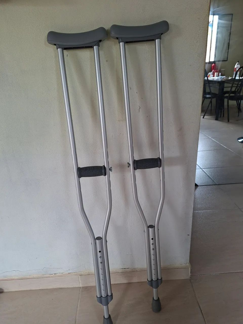 Par de muletas semi novas 