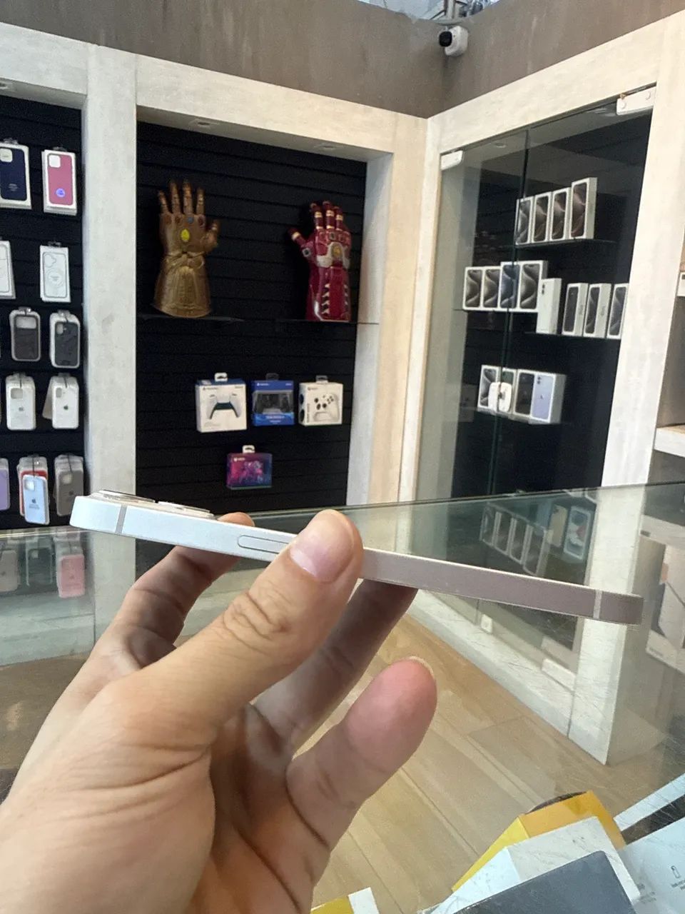 Iphone 13 128 semi - Branco Bateria 72% com garantia  - Foto 2