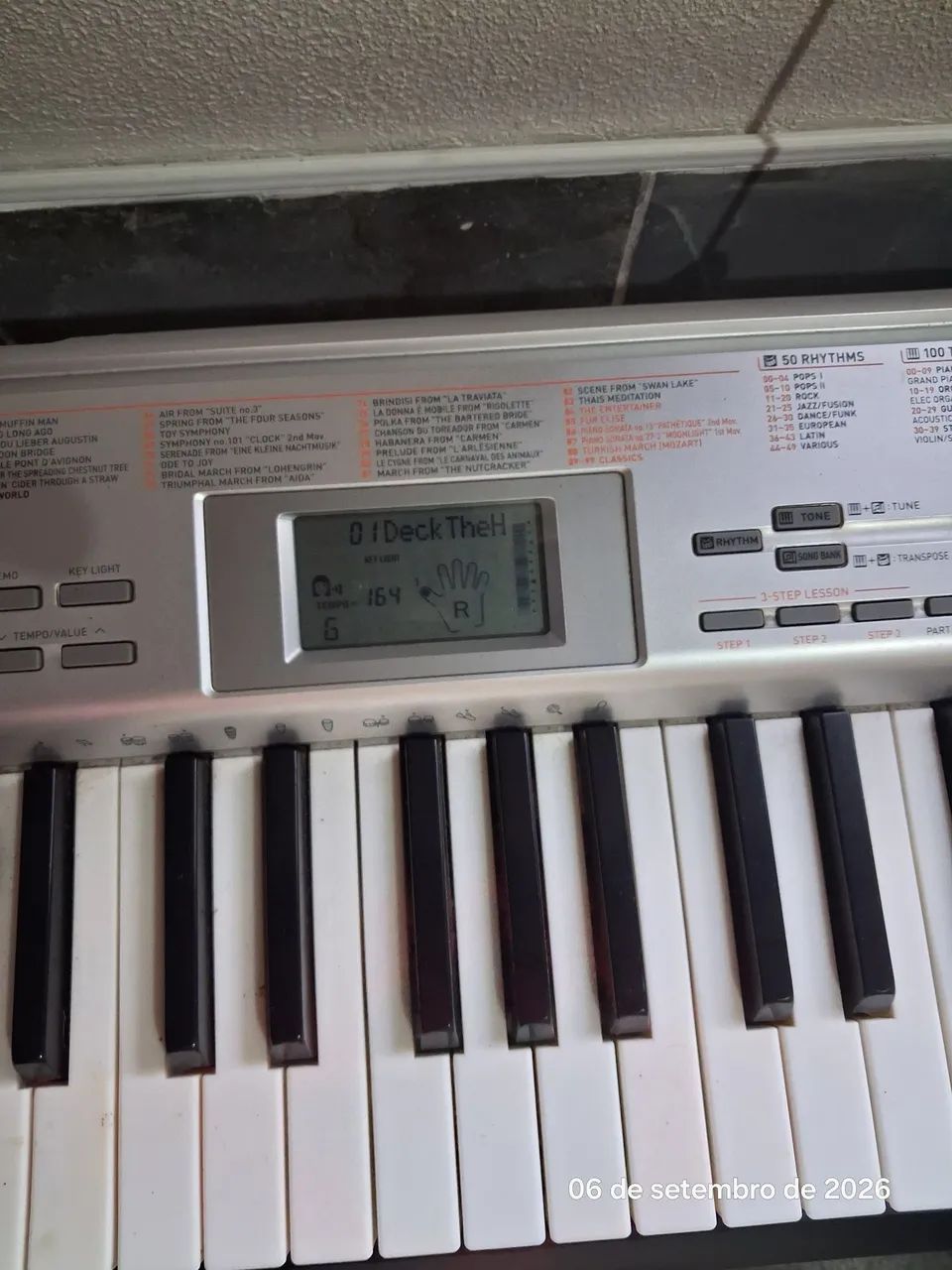 TECLADO CASIO LK130 COM SUPORTE - Foto 3