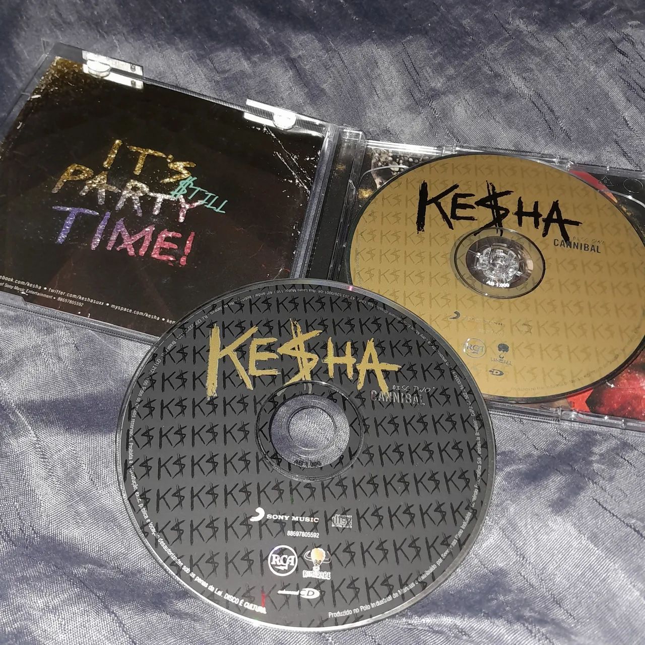 Cd duplo Kesha - animal + cannibal - Foto 2