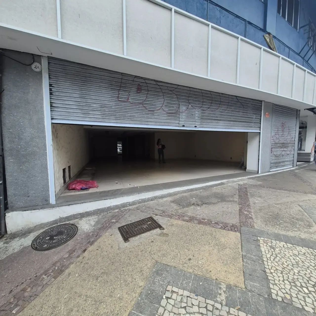 Alugo Lojão Meier Dias  d Cruz 79 aprox 240m² loja +  100m² girau 12m de frente otima loca