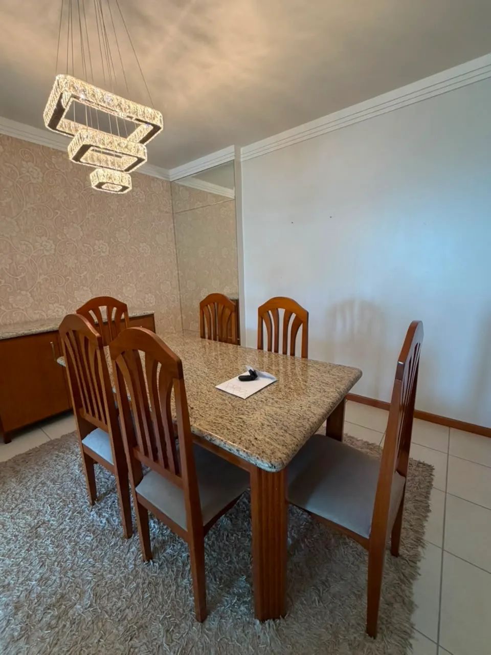 Mesa de granito com 6 cadeiras e buffet - Foto 3