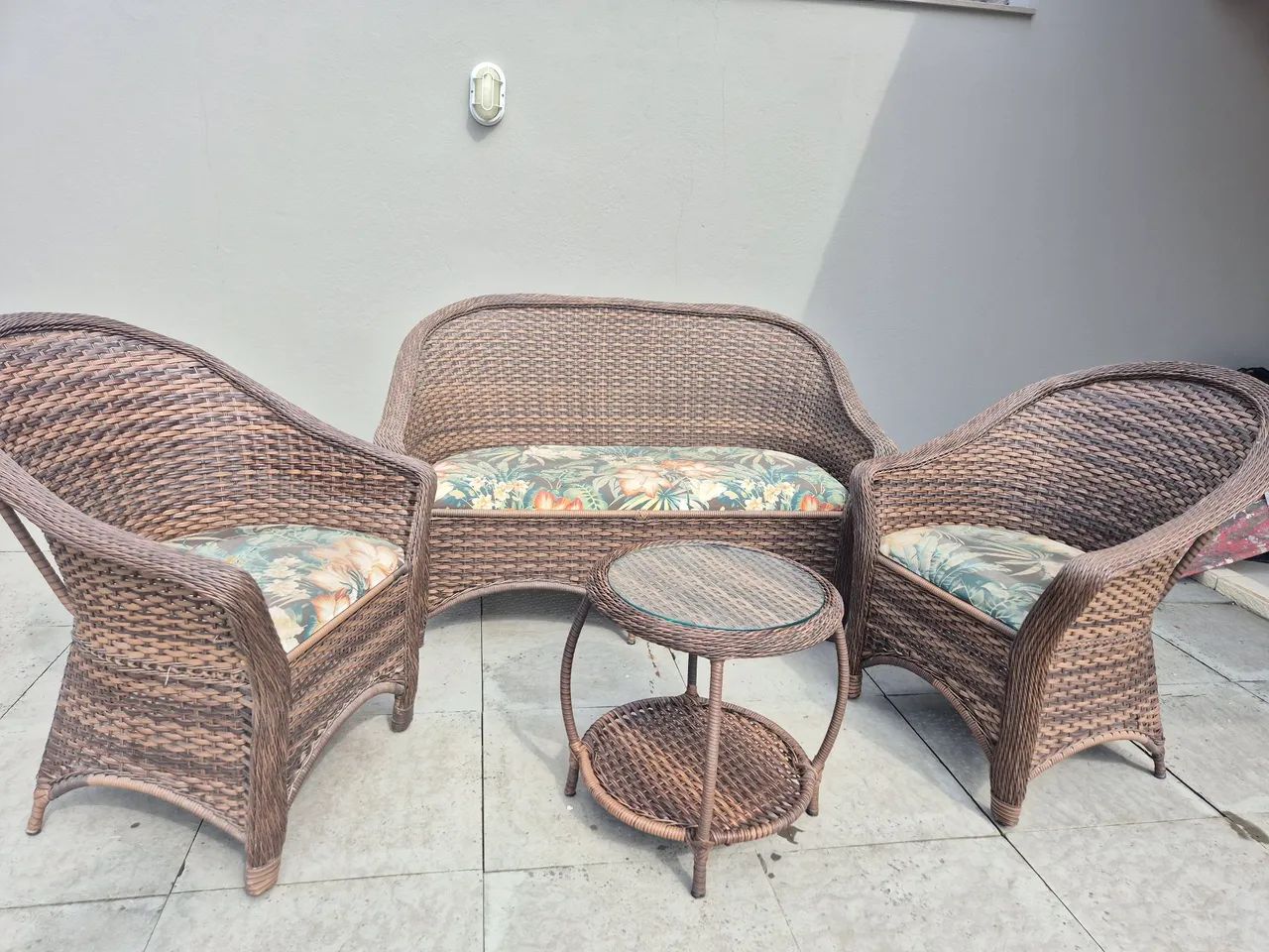 Vendo jogo de poltronas com mesa de centro para area externa. - Foto 2