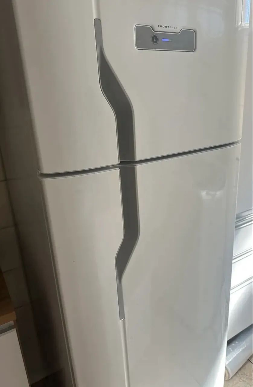Geladeira Electrolux semi nova !  - Foto 4