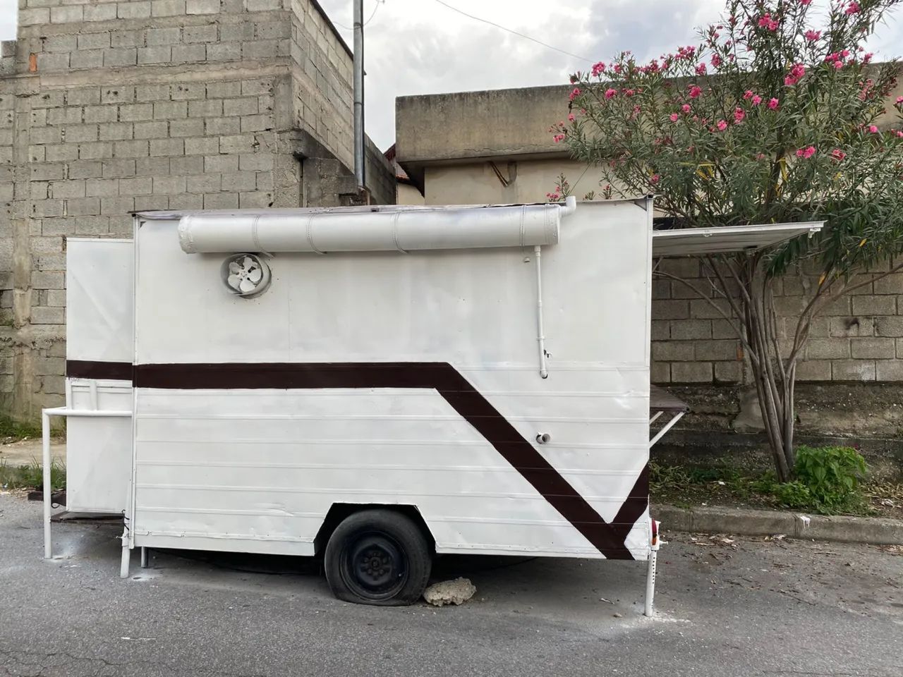 Vendo Treiler valor 25.000 - Foto 2