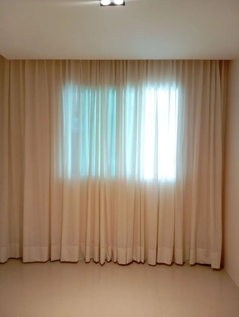 Instalação de cortinas e persianas