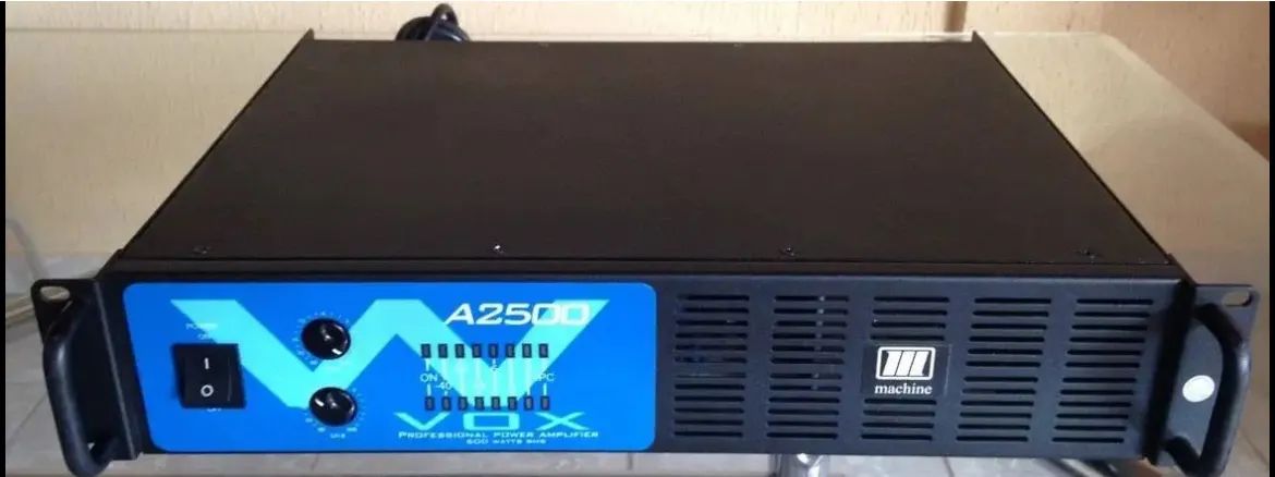 Selling 3 amplifiers422080583073812482