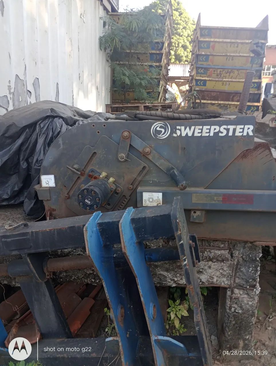 Vassoura hidráulica 84 polegadas para uso em Bob cat - Foto 2