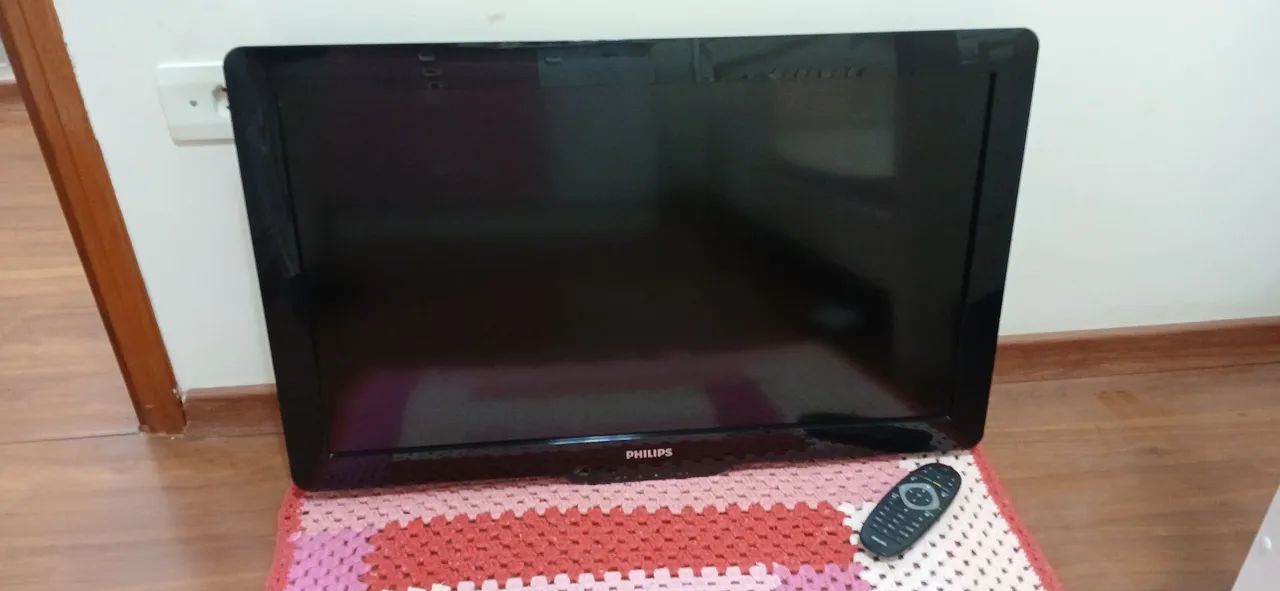Tv Philips 32 polegadas LCD<br>Ótimo estado de conservação<br>Tela LCD de 32 polegadas - Foto 2