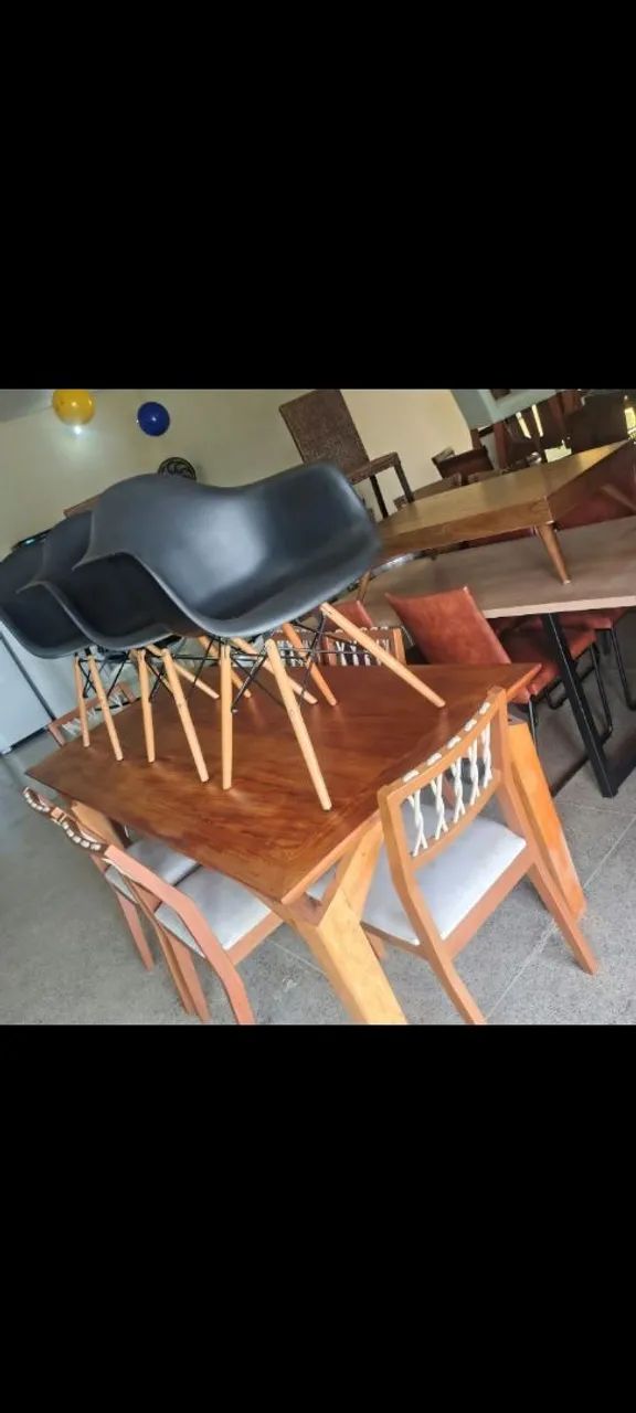 Mesa de Jantar de Madeira de Demolição 