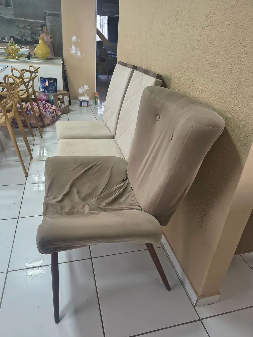 As 3 por 150,00 Poltrona e cadeira estofada - Foto 2