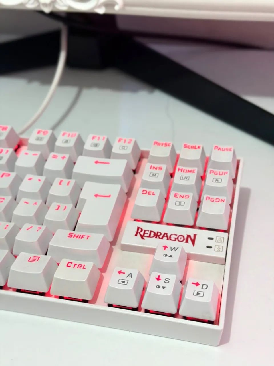 Teclado Mecânico Redragon Branco, modelo Kumara - Foto 2