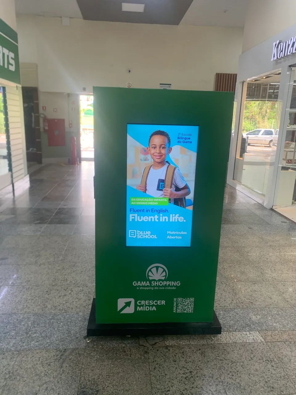 Totem publicitário dupla face com 2 telas 40 polegadas  - Foto 3