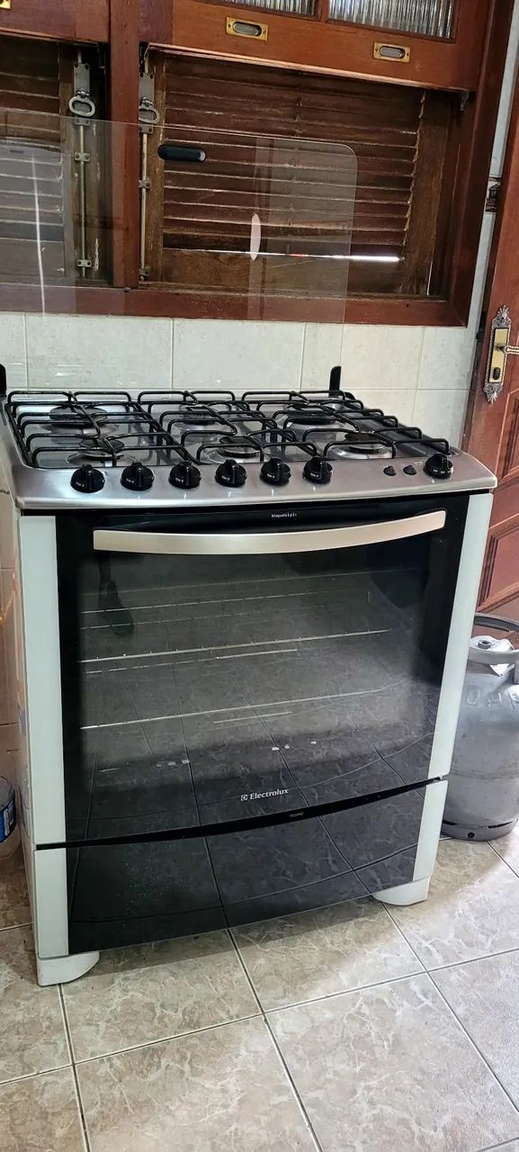 Fogão 6 bocas Electrolux