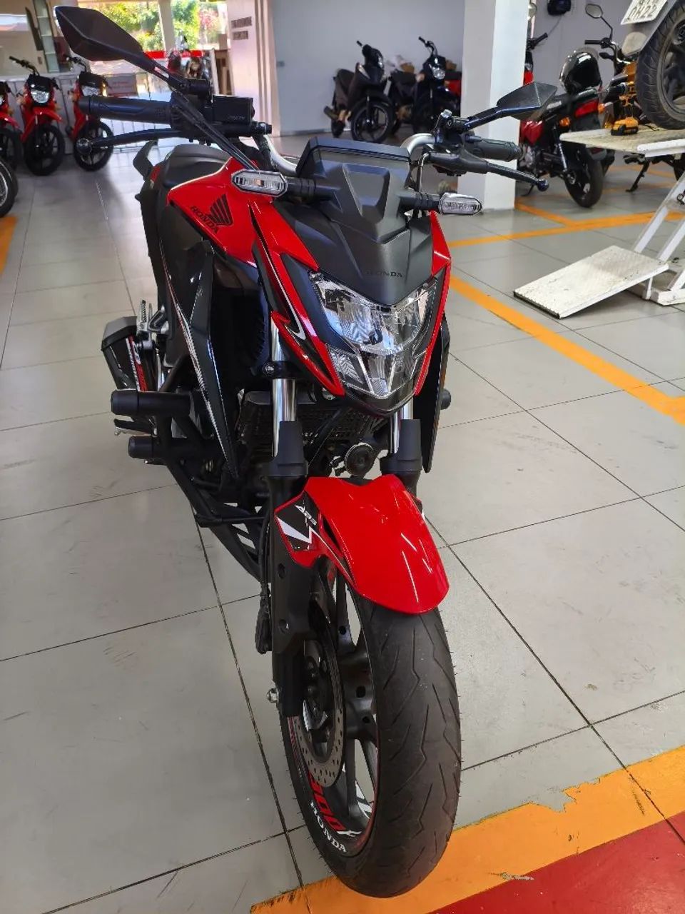 CB 300F  - Foto 3