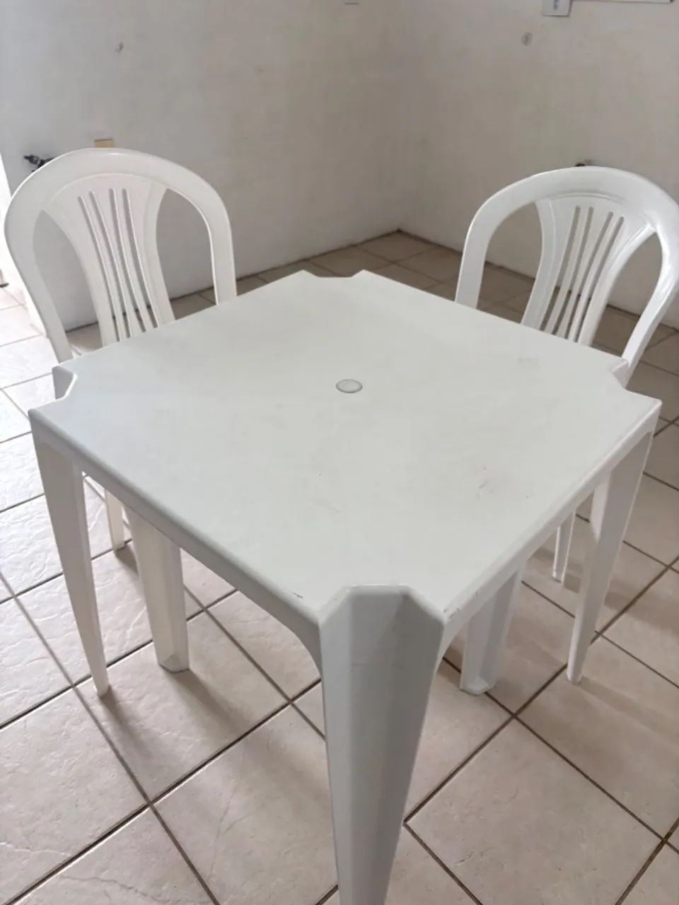 Mesa com duas cadeiras  - Foto 5