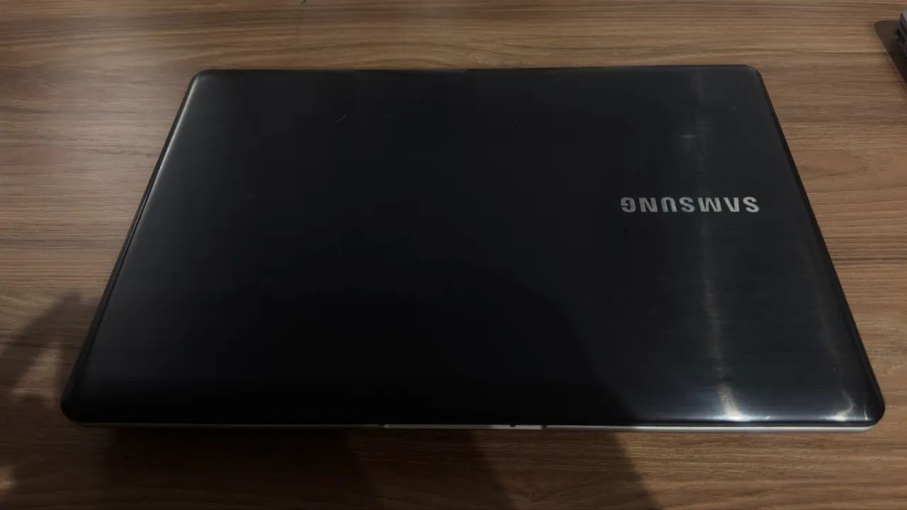 Notebook Samsung Essentials E32 