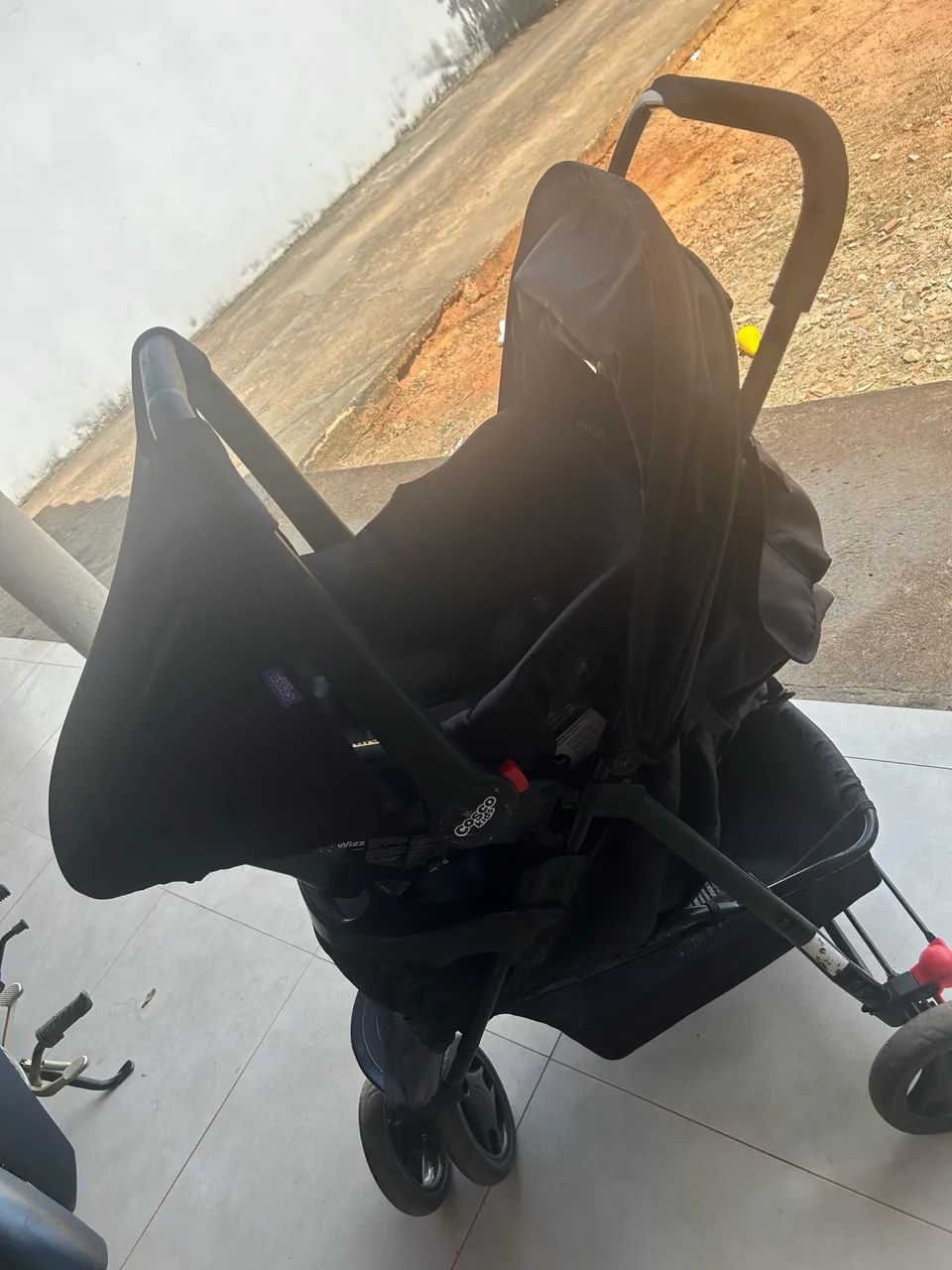 Carrinho e bebe conforto 