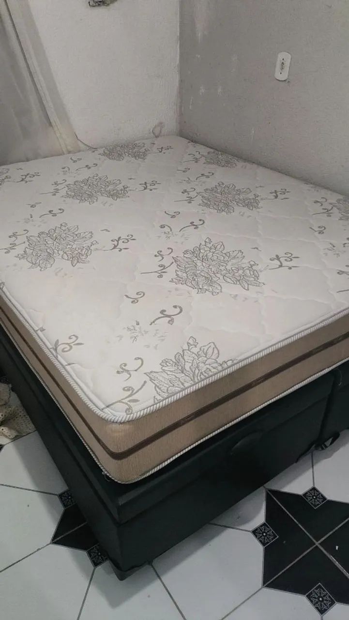 Cama Queen box baú 