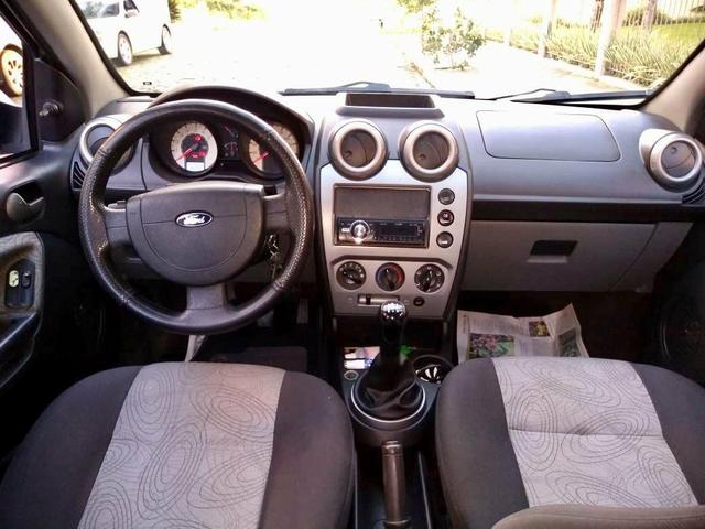 Barbada !! Fiesta Sedan 1.6 com entrada de apenas 5,200 - Foto 7
