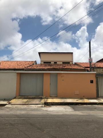 Vende-se Casa com 5 quartos no bairro Engenheiro Luciano Cavalcante - Fortaleza/CE