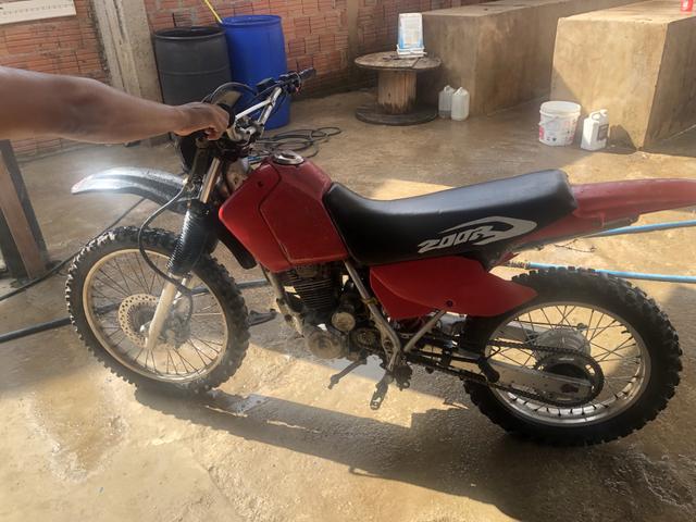 Vendo moto Xr200 boa para ramal - Foto 2