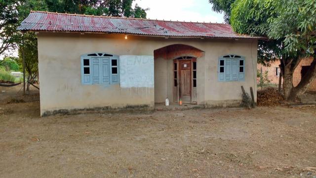 Vende-se ou negocia-se está casa em fase de acabamento - Foto 3
