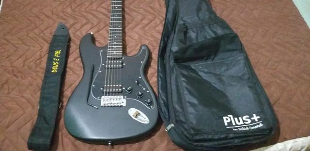 Guitarra sonicxseries semi nova - Foto 6
