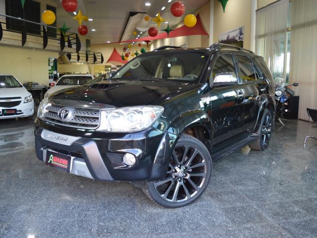Toyota Hilux SW4 Srv 7 Lugares 4X4 AS