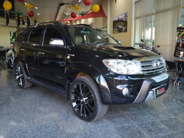 Toyota Hilux SW4 Srv 7 Lugares 4X4 AS - Foto 3