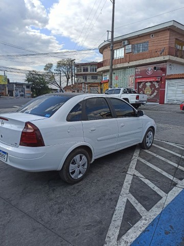 CORSA SEDAN PREMIUM