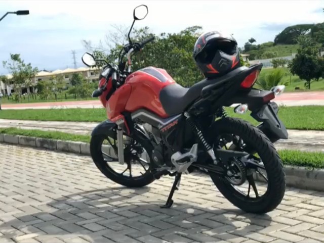 VENDO TITAN 2020 VERMELHA