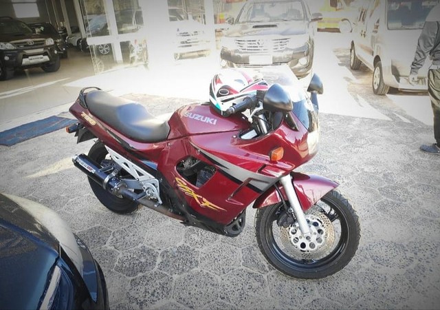SUZUKI GSX750F 1998 **55.000KM**