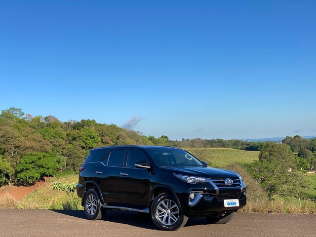 TOYOTA SW4 SRX 7 LUGARES 4X4 IMPECÁVEL!!