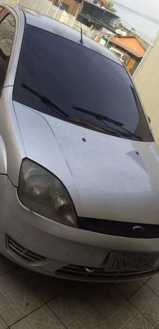 FIESTA SEDAN 2005