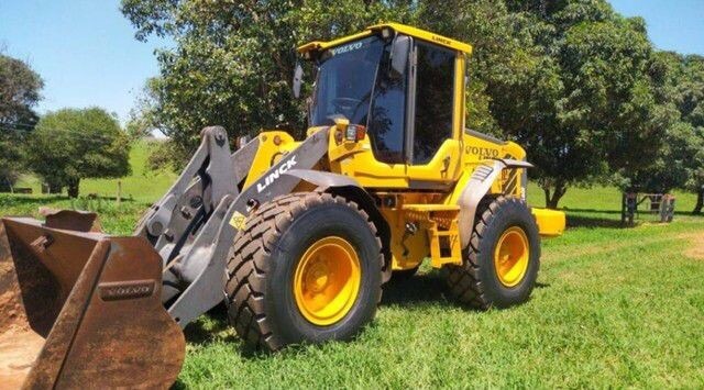 PÁ CARREGADEIRA VOLVO L60F