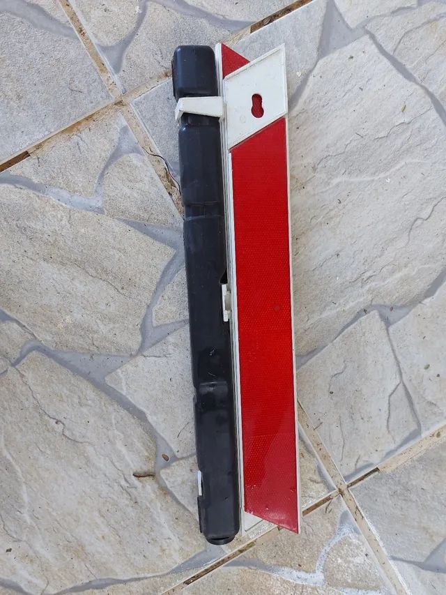 Triângulo veicular semi novo