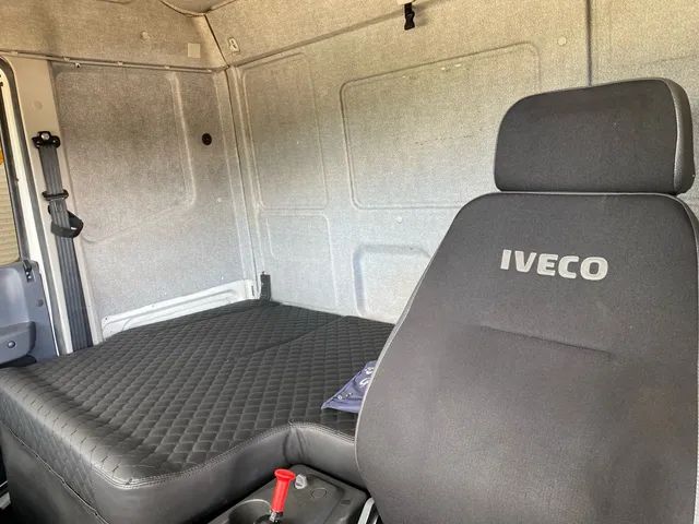 Caminhão Iveco Tector 240e30, ano 2019 Bitrukc - Foto 8