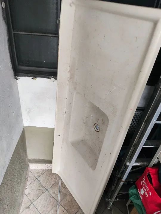 Cuba de pia em bom estado