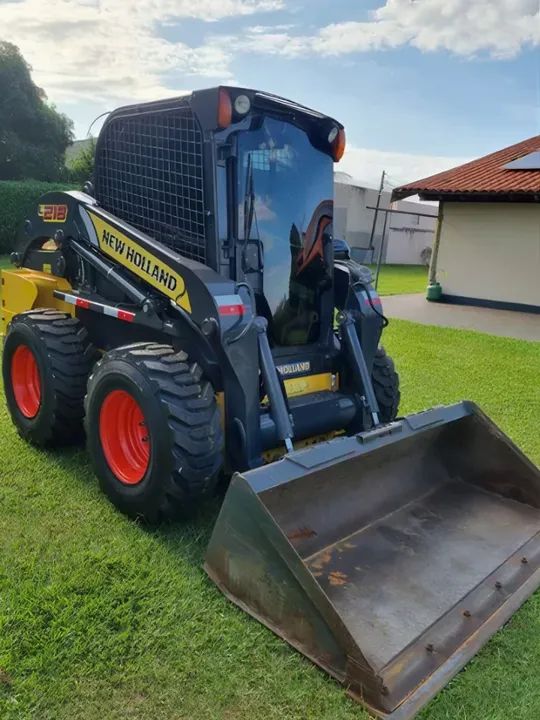 Mini Carregadeira L 218 Ano 2020