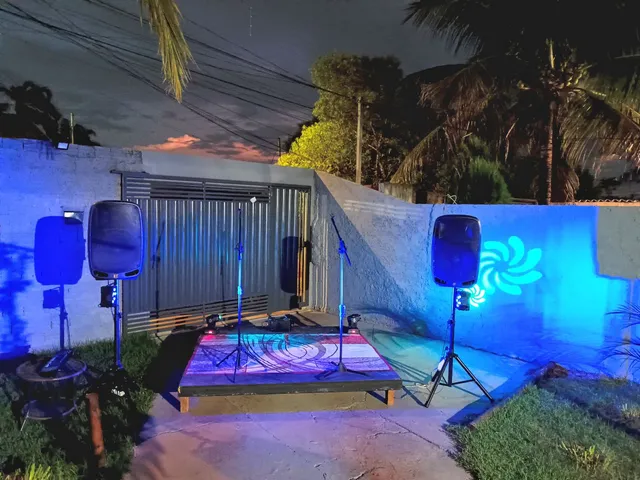 Aluguel de som , iluminação e projetor.