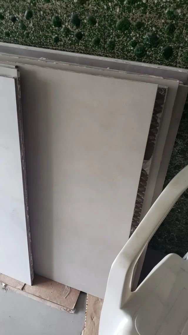 Lote com 10 peças de porcelanatos 90x90 diversos  - Foto 4