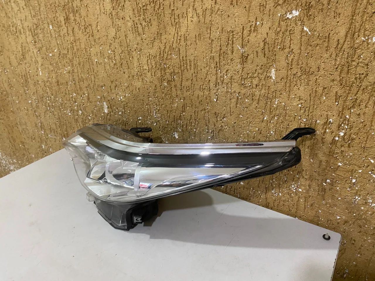 Farol esquerdo Hilux SW4 2016/2017/2018/2019/2020 - Foto 3