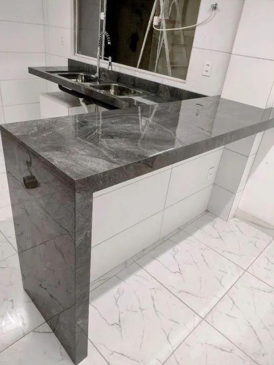 Bancada em porcelanato 