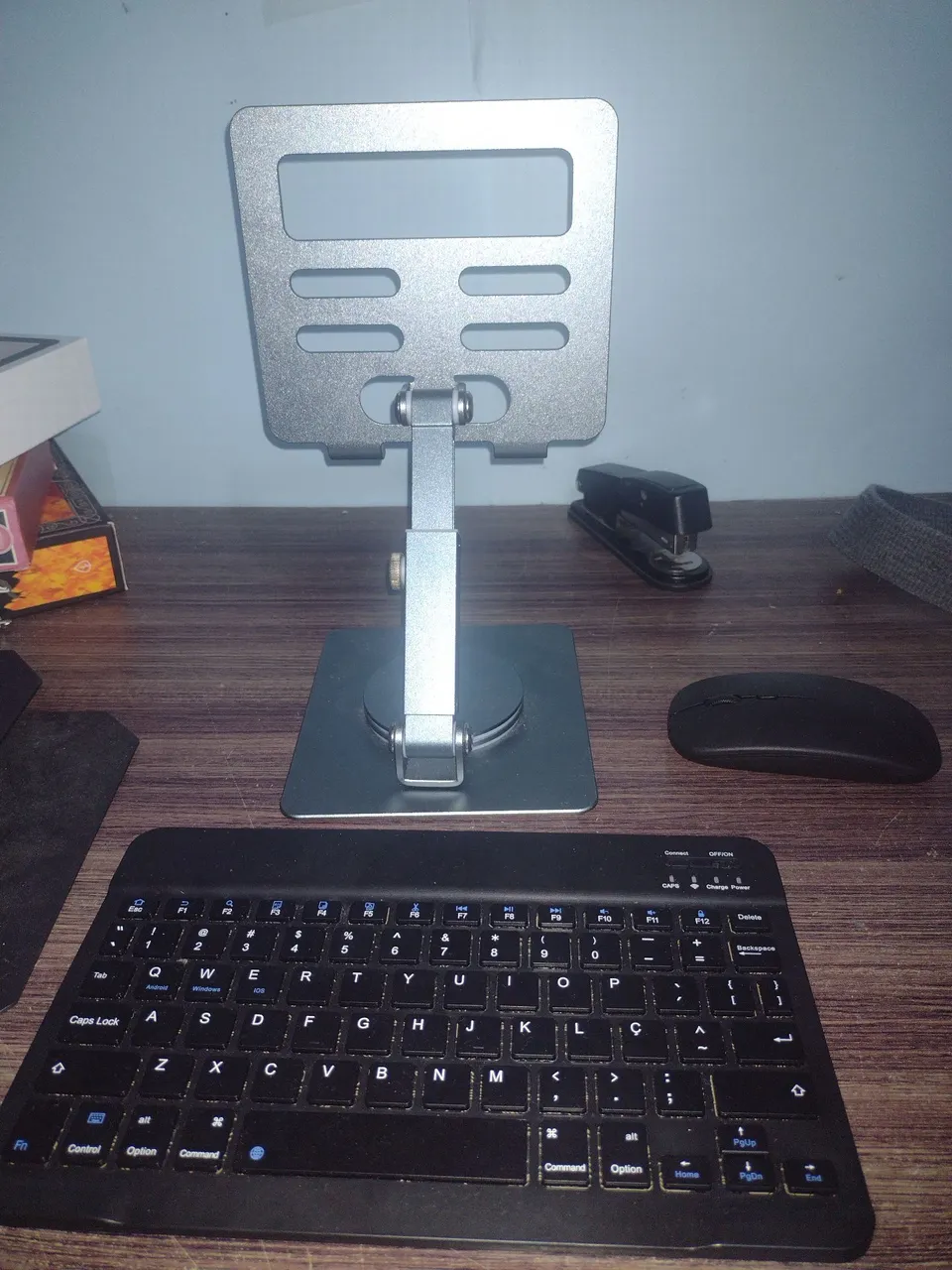 Suporte Articulado para Tablet/Celular + Teclado e Mouse