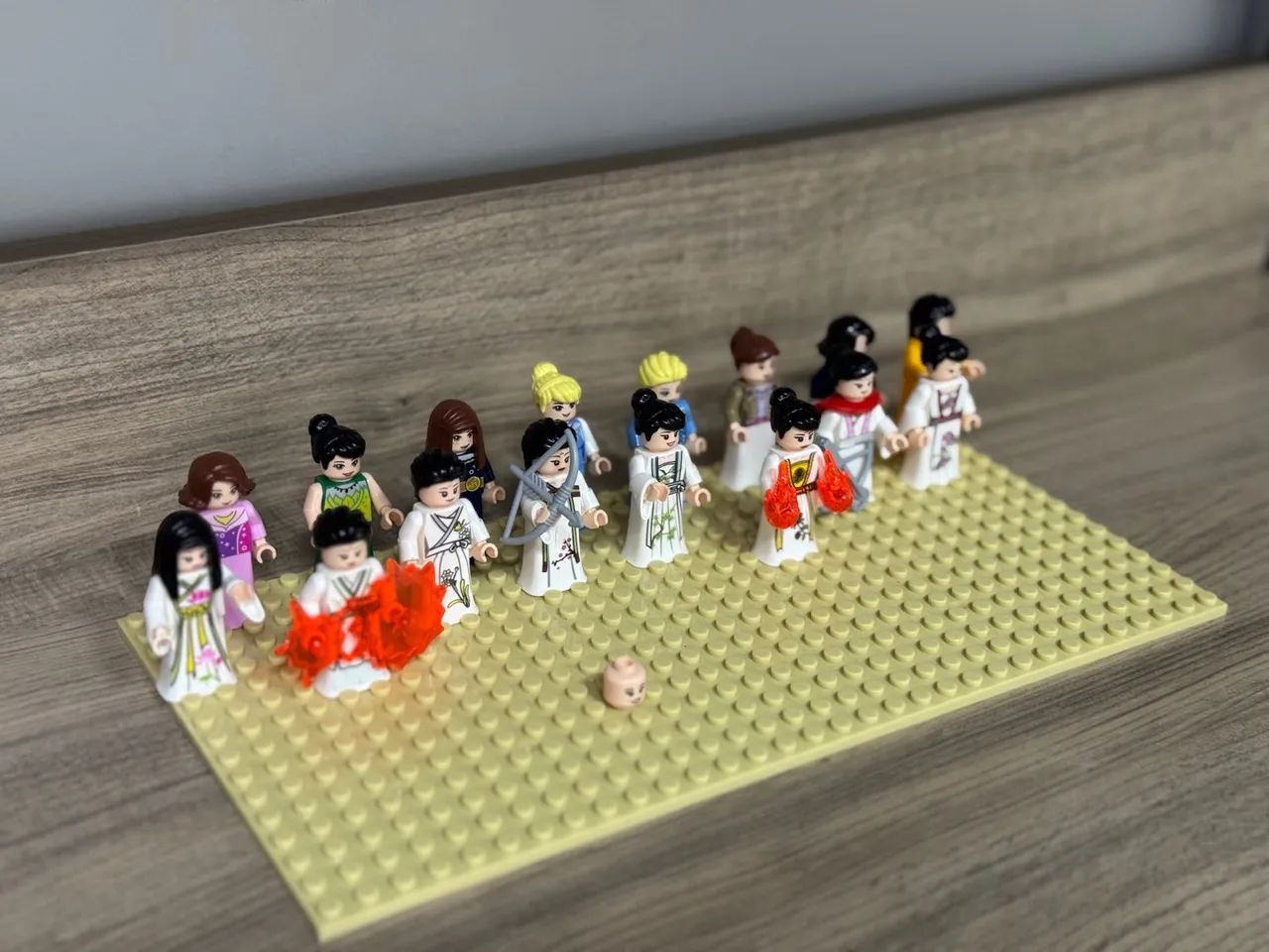 Lego Minifigures Princesas - 16 Peças - Foto 2