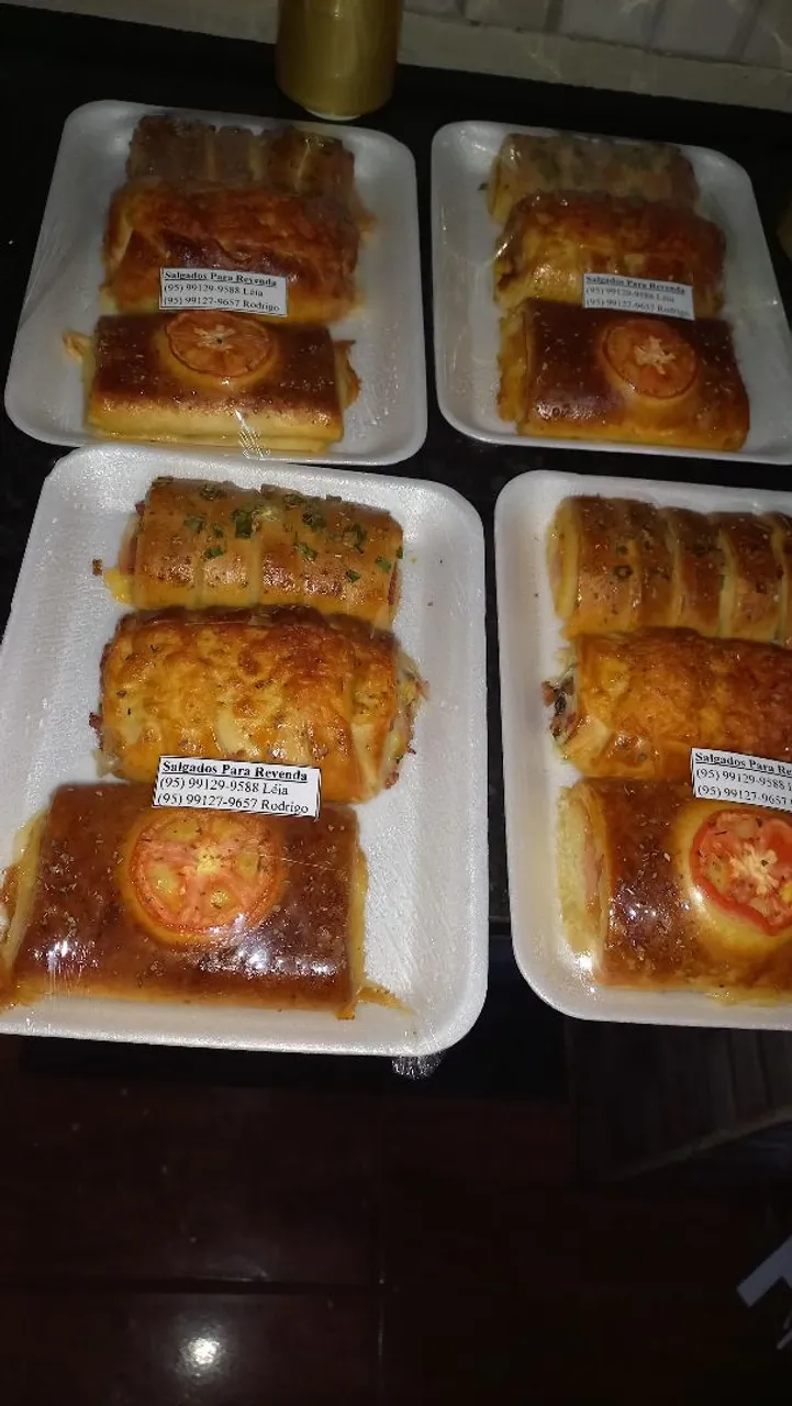 Salgados e pães para revenda, pedidos por encomenda.