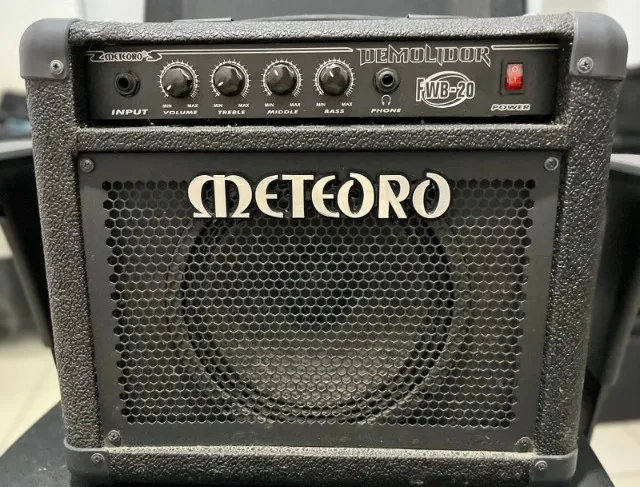 Amplificador Meteoro Demolidor Fwb-20