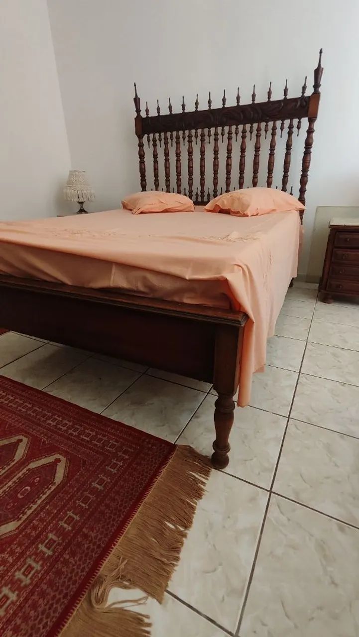Conjunto Cama e mesa de cabeceira  - Foto 2