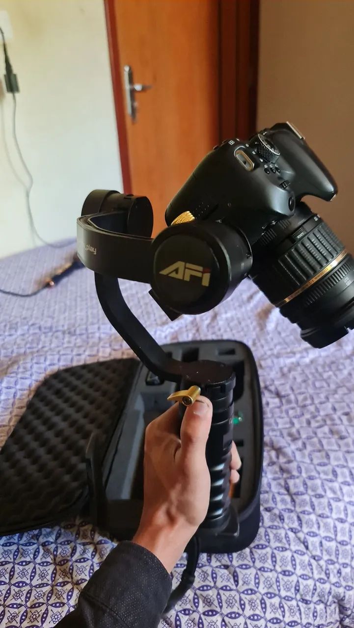 Gimbal AFI profissional para câmera e celular  - Foto 3